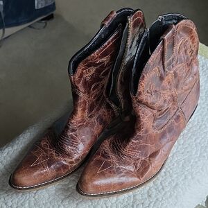 Dingo Leather Short Cowboy Boots, 9, Distressed, Low Heel